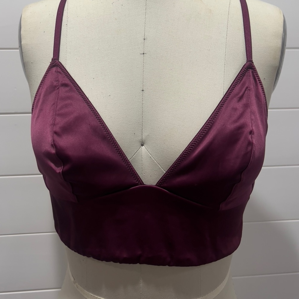 2 Victoria’s Secret Bralettes🍷